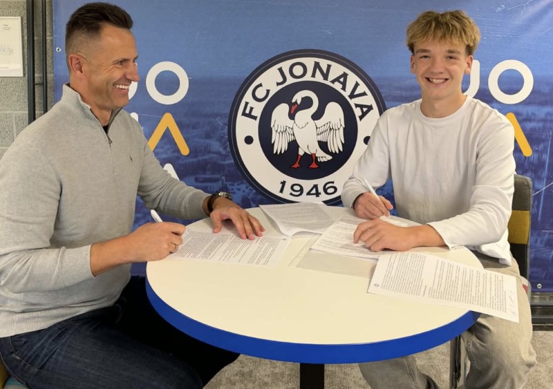 Matas Mirončikas pasirašė ilgalaikę profesionalią sutartį su FK Jonava